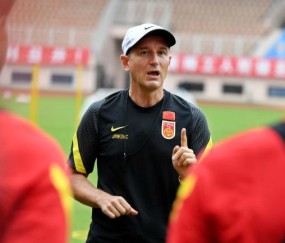 亿万28-扬科维奇：国足上半时执行了战术 乌龙是心态问题