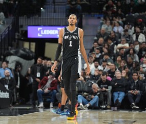 亿万28官网h5-高效表现统治攻防！文班14中9&amp;三分9中5 砍下29分11板6助2断3帽